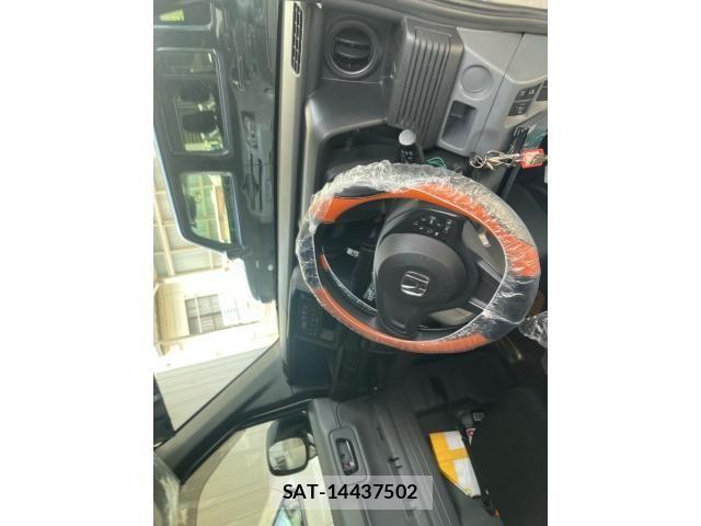 Honda N-VAN 2018-11 8367936-3