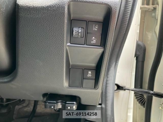 Honda N-VAN 2018-09 8414167-4