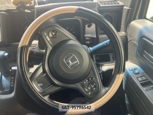 Honda N-VAN 2019-07 8526427-12
