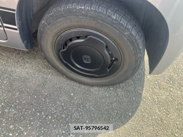 Honda N-VAN 2019-07 8526427-1