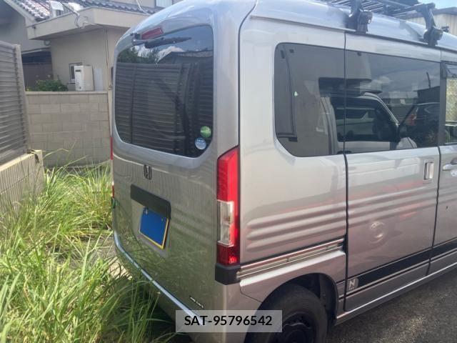 Honda N-VAN 2019-07 8526427-5