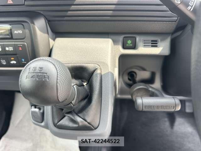 Honda N-VAN 2026-07 8563076-15