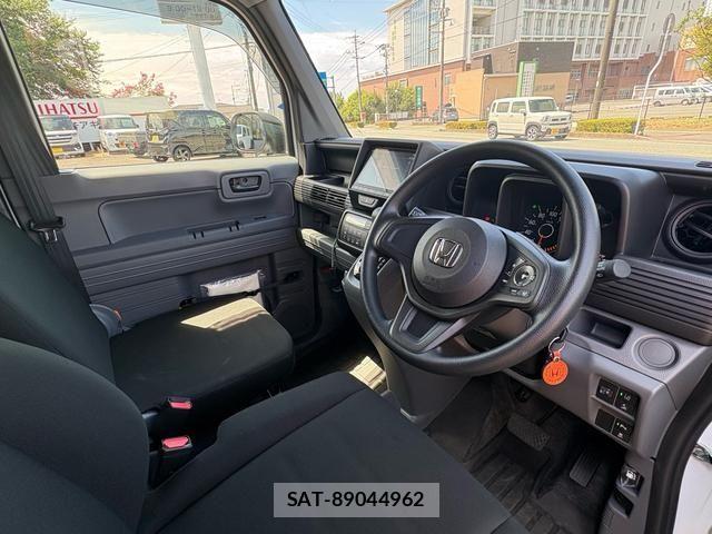 Honda N-VAN 2025-09 8628236-13