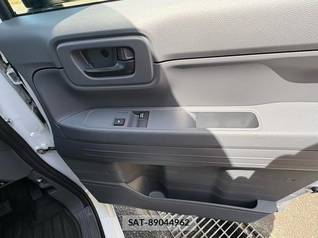 Honda N-VAN 2025-09 8628236-14