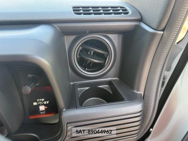 Honda N-VAN 2025-09 8628236-18