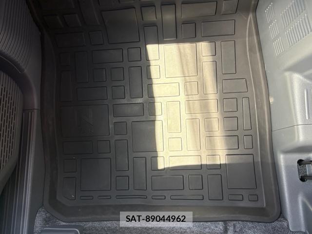 Honda N-VAN 2025-09 8628236-26