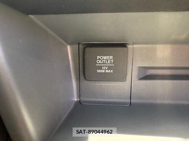 Honda N-VAN 2025-09 8628236-28