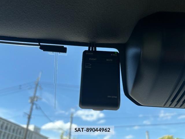 Honda N-VAN 2025-09 8628236-29
