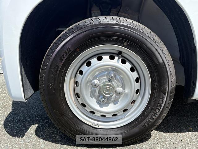 Honda N-VAN 2025-09 8628236-3