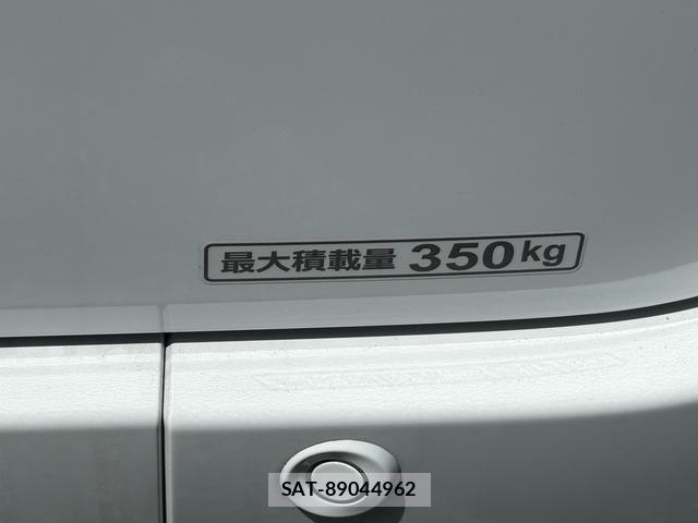 Honda N-VAN 2025-09 8628236-8
