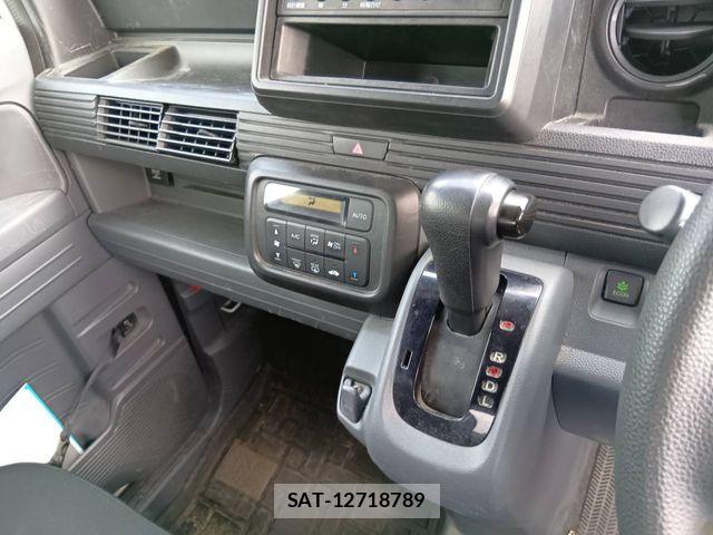 Honda N-VAN 2018-11 8666698-9