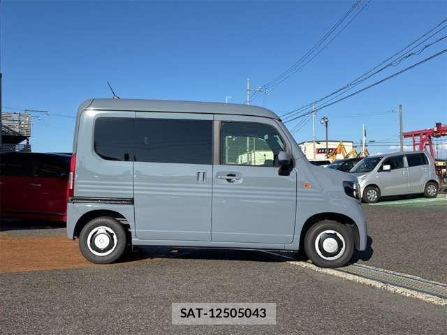 Honda N-VAN 2025-12 8686229-16