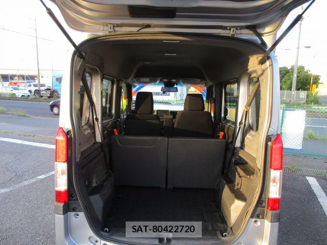 Honda N-VAN 2019-08 8744998-4