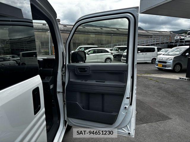 Honda N-VAN 2022-09 8744997-12