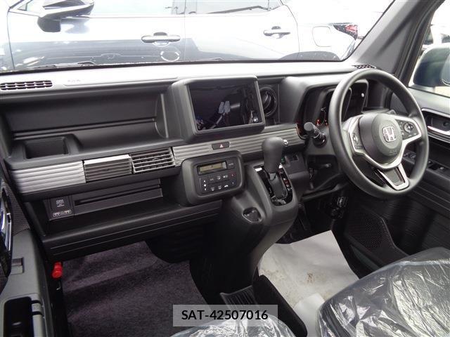 Honda N-VAN 2026-09 8744995-12