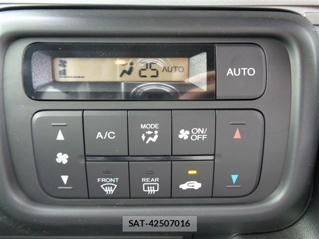 Honda N-VAN 2026-09 8744995-17