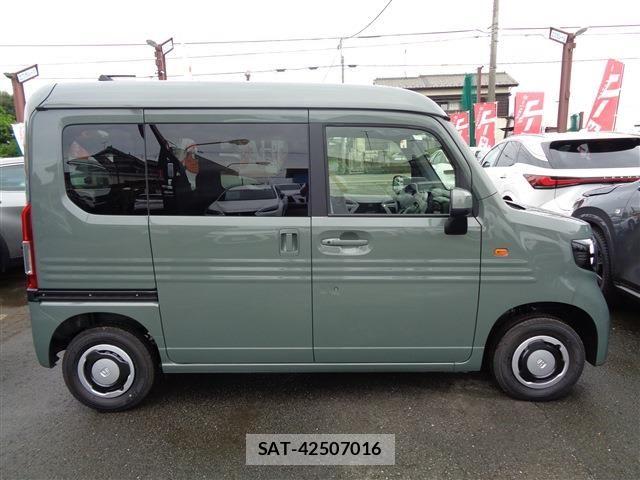 Honda N-VAN 2026-09 8744995-3