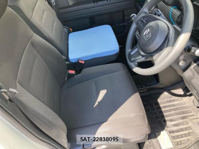 Honda N-VAN 2018-09 8797027-11