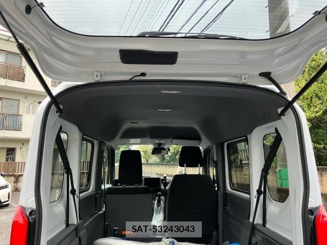 Honda N-VAN 2026-04 8830934-24