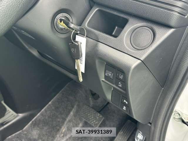 Honda N-VAN 2026-04 8871768-14