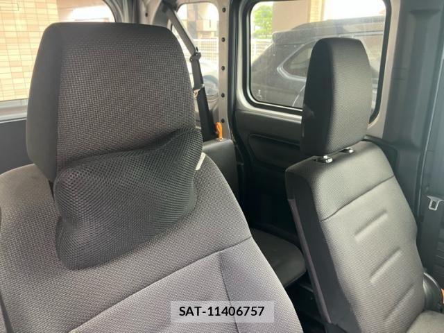 Honda N-VAN 2019-03 8881392-9