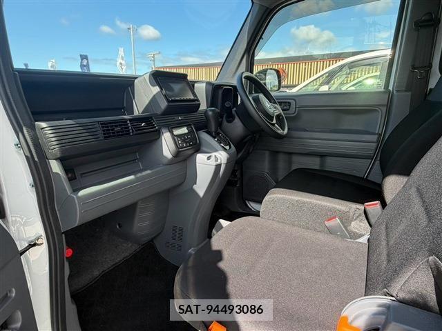 Honda N-VAN 2022-09 8881390-11