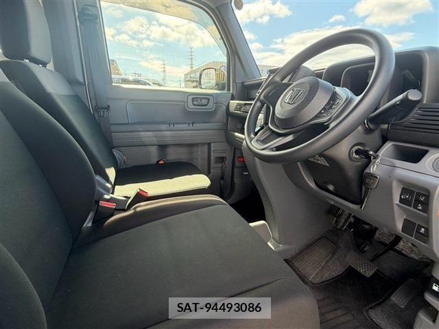 Honda N-VAN 2022-09 8881390-12