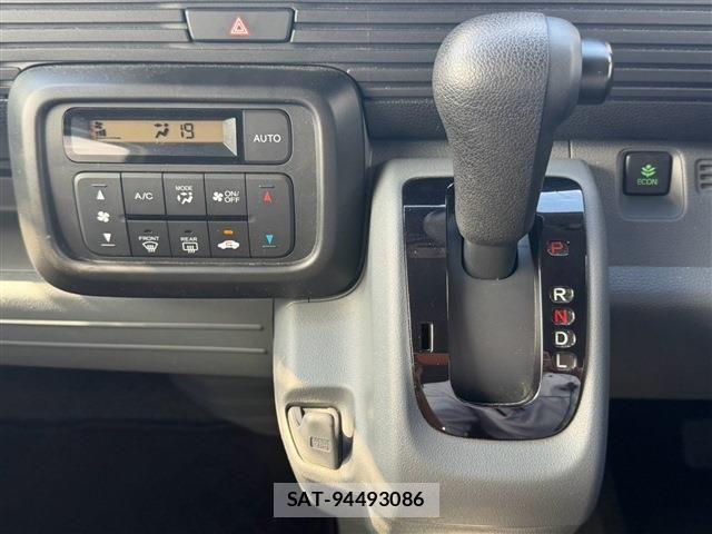 Honda N-VAN 2022-09 8881390-23