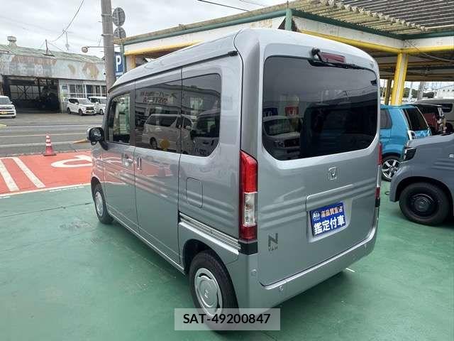 Honda N-VAN 2025-10 8881387-3
