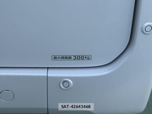 Honda N-VAN 2025-09 1319989-13