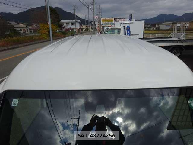 Honda N-VAN 2018-10 1872467-8