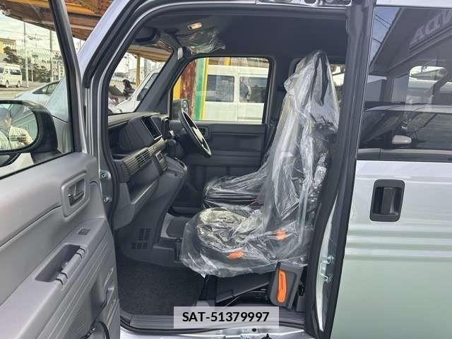 Honda N-VAN 2025-11 2352103-4