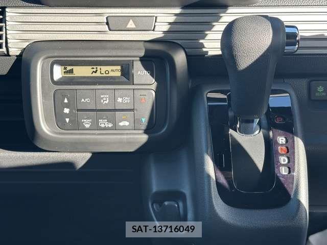 Honda N-VAN 2025-10 2965233-17