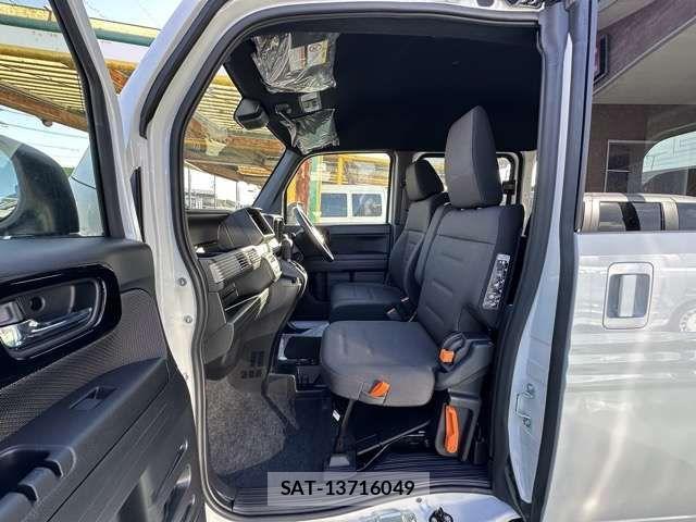 Honda N-VAN 2025-10 2965233-4