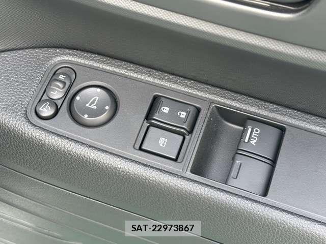 Honda N-VAN 2025-10 6015406-15