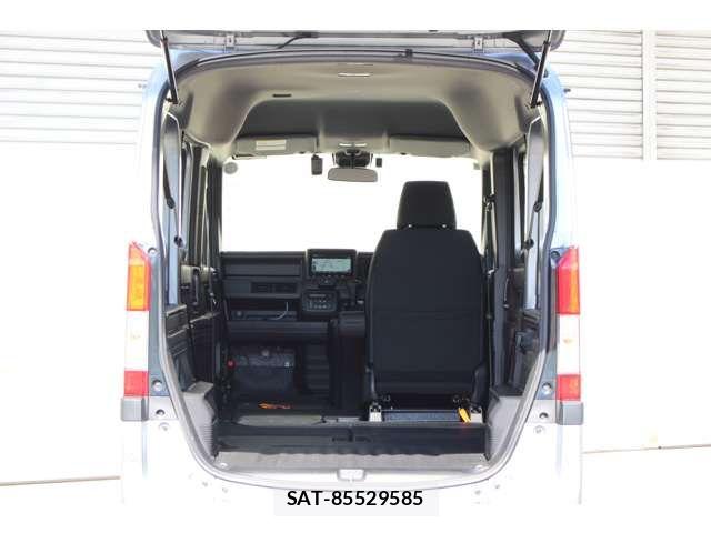 Honda N-VAN 2024-10 7329104-10