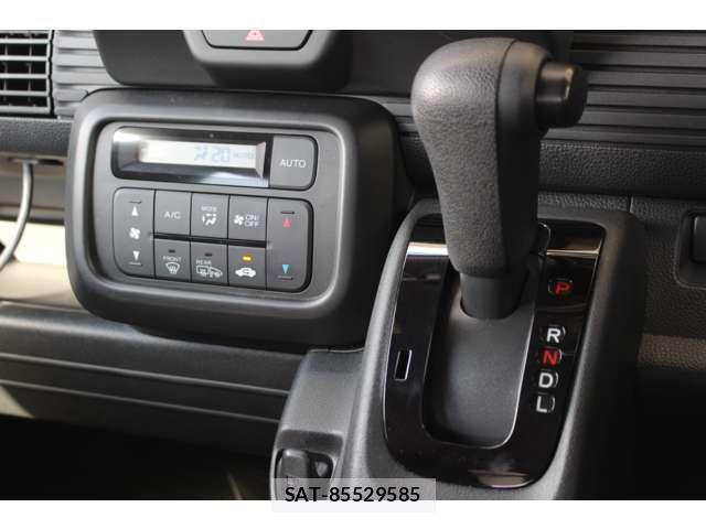 Honda N-VAN 2024-10 7329104-11