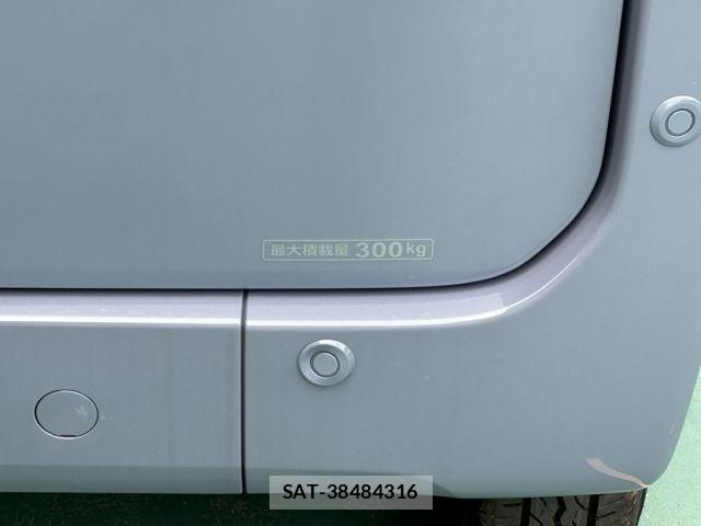 Honda N-VAN 2026-07 8563079-11