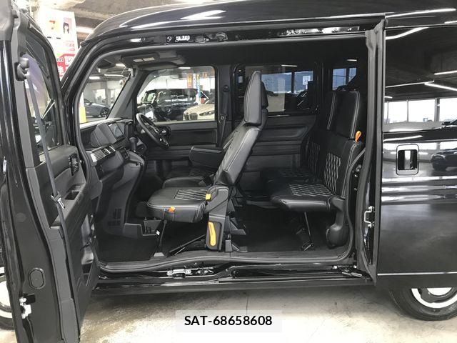 Honda N-VAN 2025-05 8881393-11