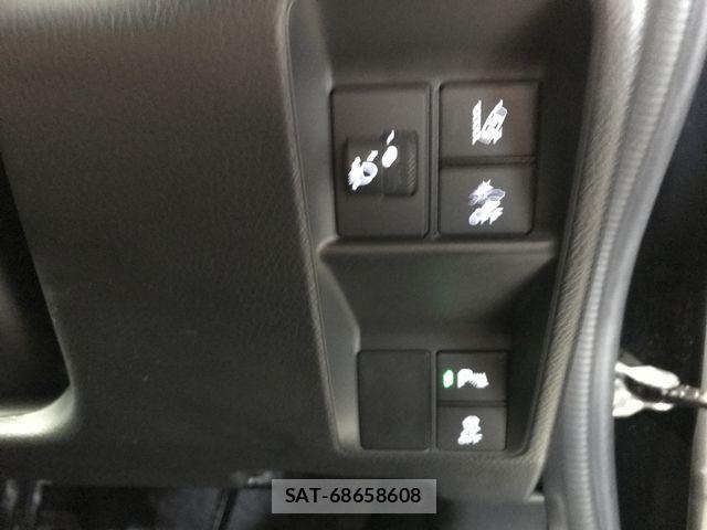 Honda N-VAN 2025-05 8881393-17