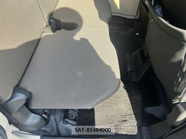 Honda N-VAN e: 2025-01 4975071-11