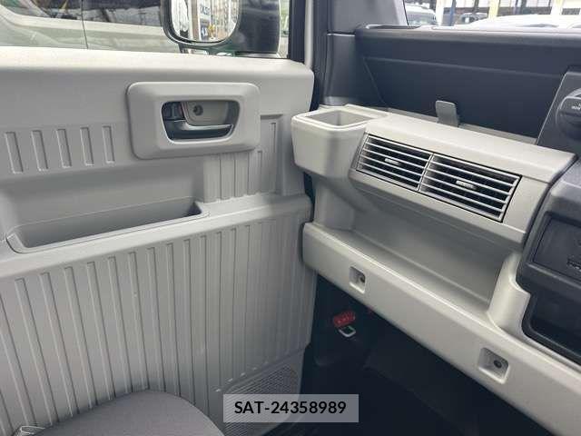 Honda N-VAN e: 2025-01 7456560-19