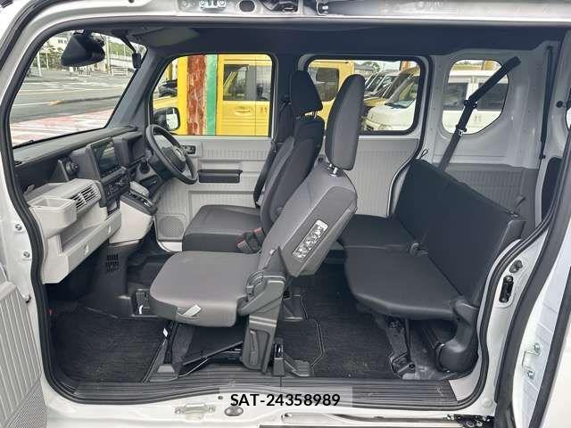 Honda N-VAN e: 2025-01 7456560-5