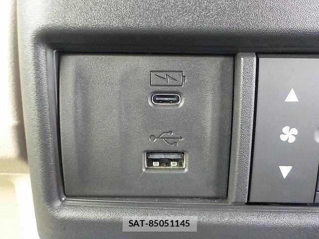 Honda N-VAN e: 2024-10 7726872-16