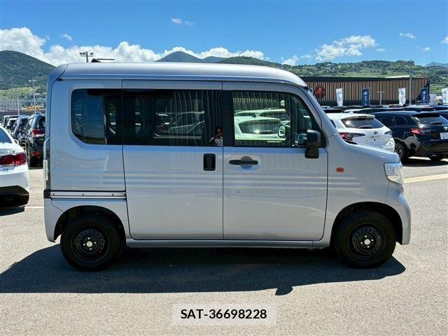 Honda N-VAN e: 2025-01 8037431-9