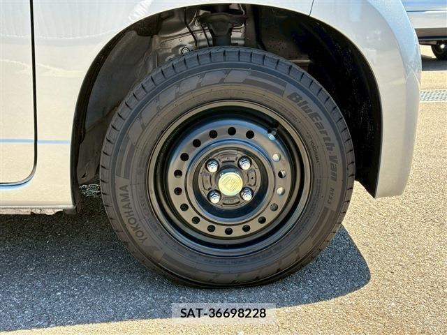 Honda N-VAN e: 2025-01 8037431-10