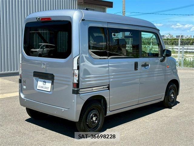 Honda N-VAN e: 2025-01 8037431-5