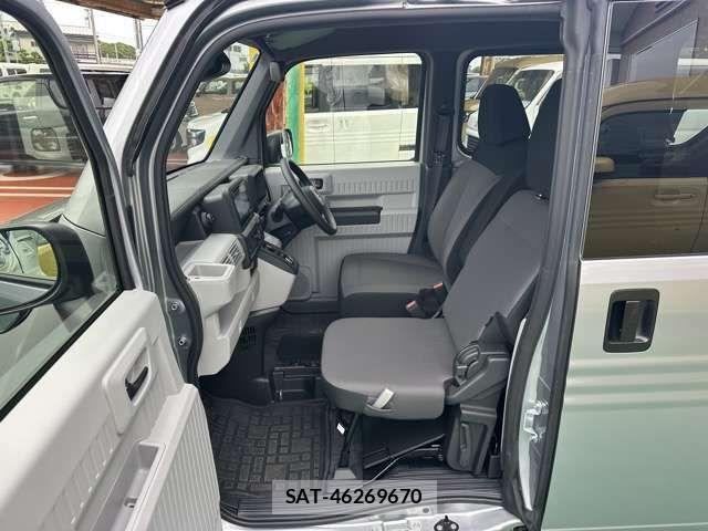Honda N-VAN e: 2025-05 8037429-2
