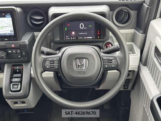 Honda N-VAN e: 2025-05 8037429-5
