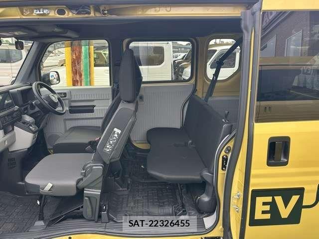 Honda N-VAN e: 2025-02 8101027-5